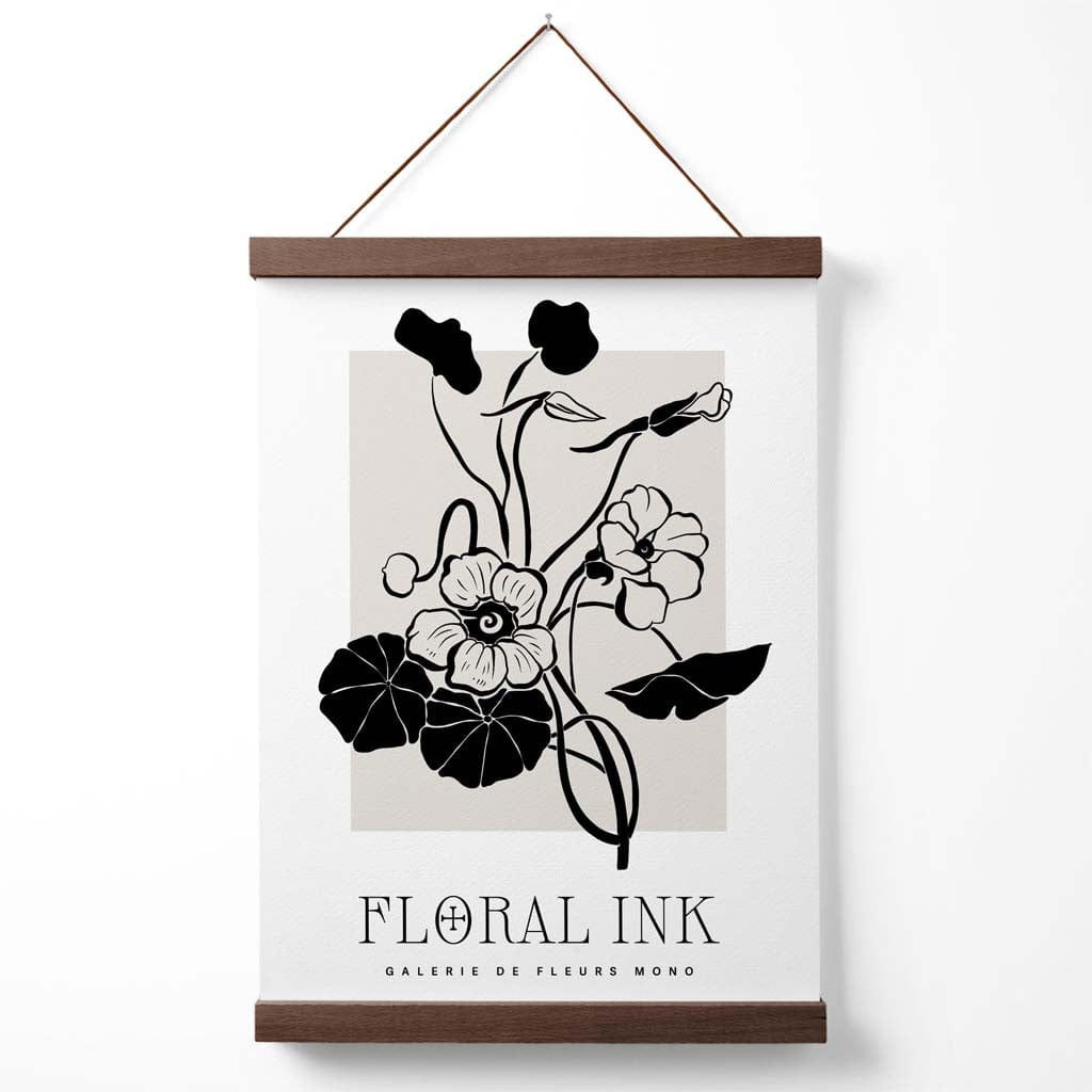 Poster mit Tuschezeichnung von Kapuzinerkresseblüten in Schwarz und Beige, inklusive Aufhänger