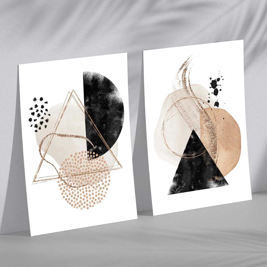 Set aus 2 Kunstdrucken mit beigefarbenen und schwarzen abstrakten Formen in Rahmen
