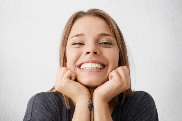 Kosmetische Zahn-Topper SmileShape – Wiederverwendbar, Flexibel und Natürlich Weiß | Karnz
