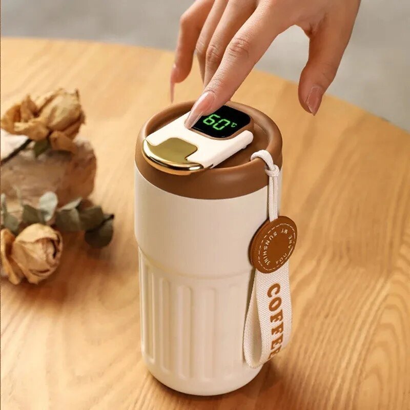 Thermo Brew - Der Becher, der Ihre ideale Temperatur kontrolliert! | Karnz