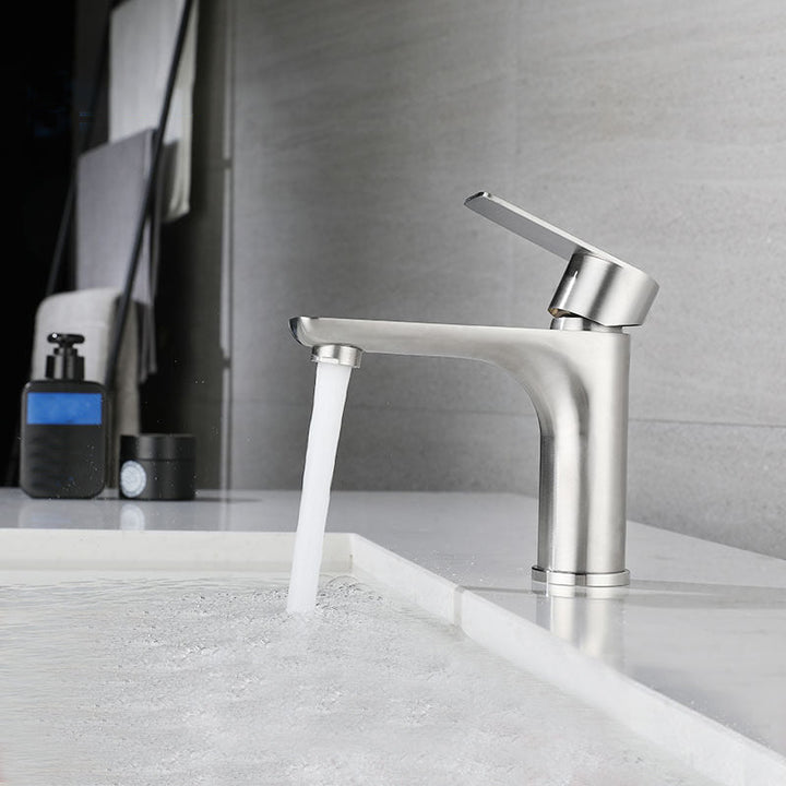 Moderner Gefäßwasserhahn Kupfer Einhand Niedriger Bogen Gefäßwasserhahn für Zuhause