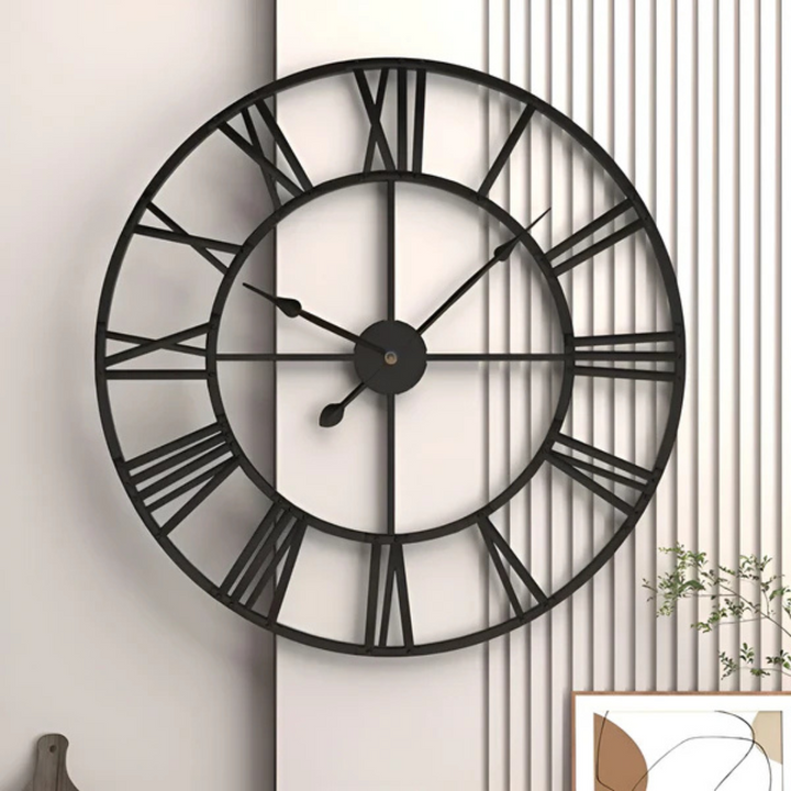 Exklusive große Wanduhr im modernen Look von Framer