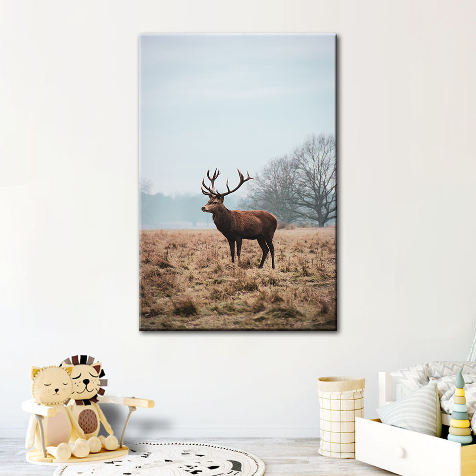 Majestätischer Hirsch in der Ebene - Leinwandbild