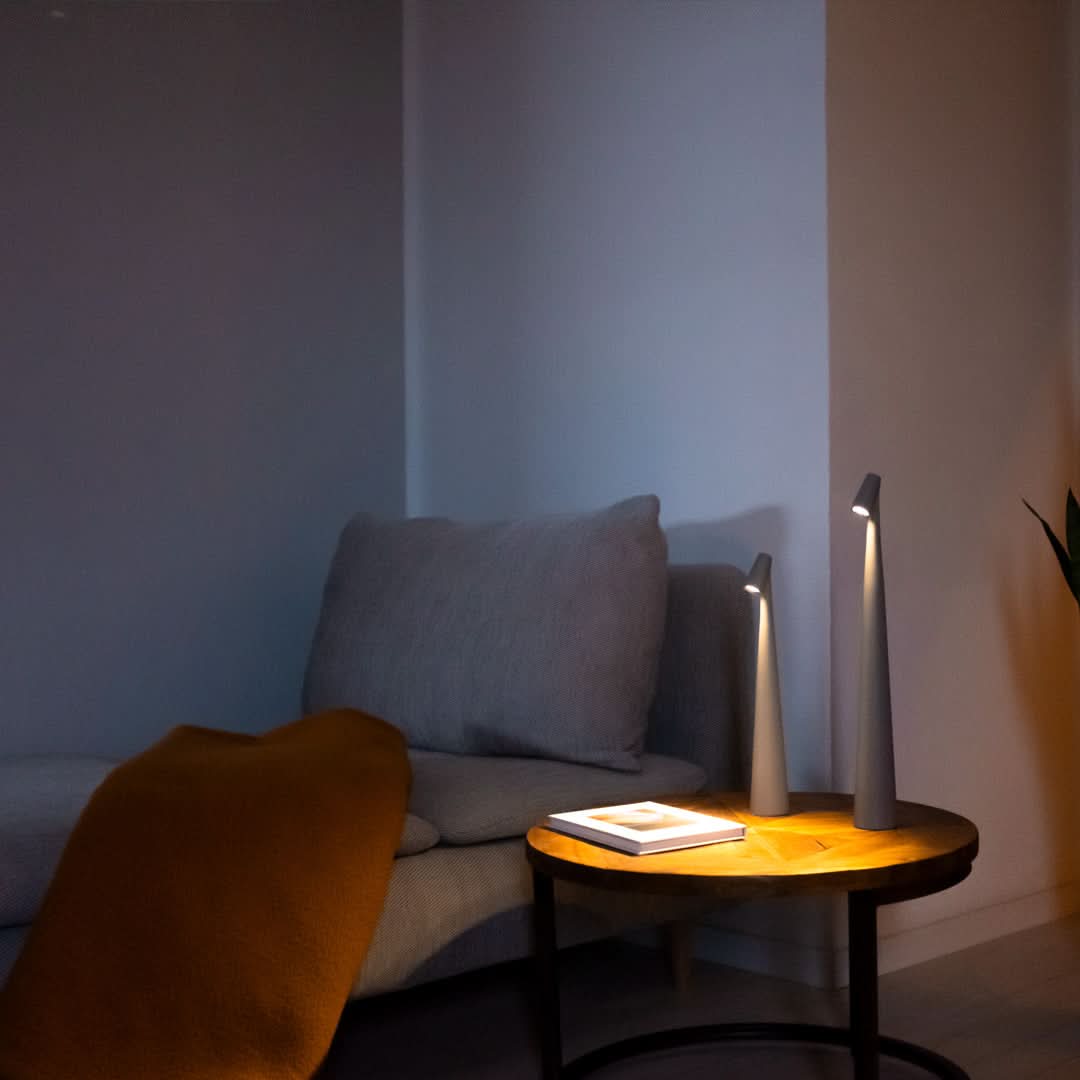 Wiederaufladbare LED Tischlampe | Karnz