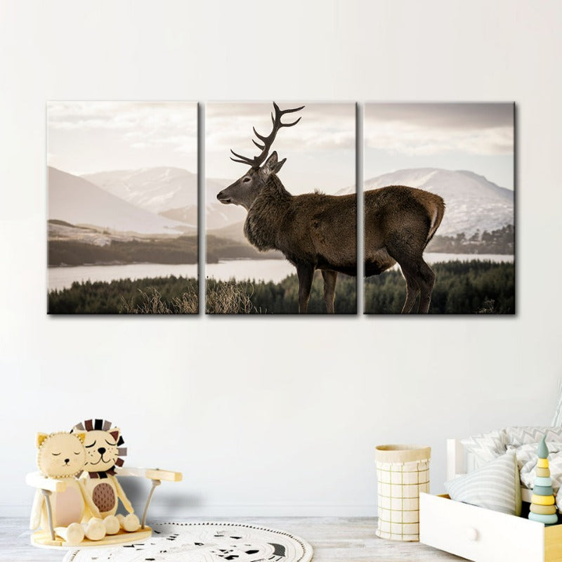 Düsteres Winterhirsch-Leinwandbild, 3-teilig
