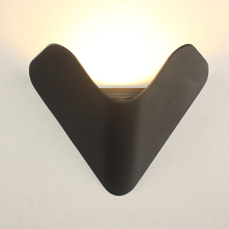 Moderne kreative Triangel Aluminium LED Außen wasserfest Wandlampe | Karnz