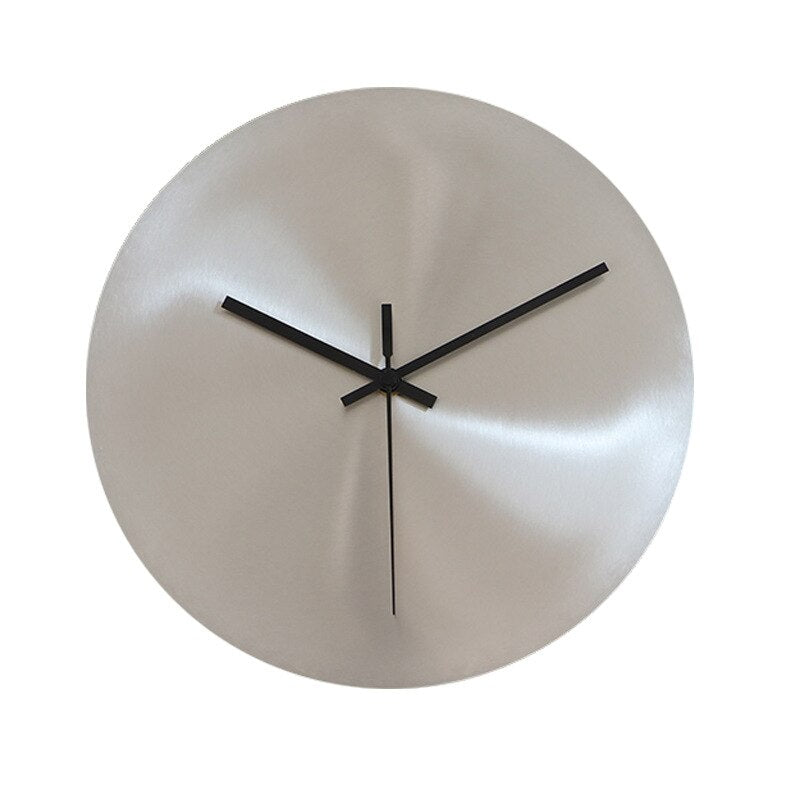 TijdStaal Wanduhr – Moderne Edelstahl-Uhr mit schlankem Design und großen Zahlen | Karnz
