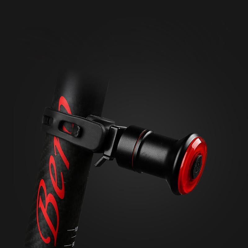 VeloSafe Slim – USB aufladbares intelligentes Fahrrad Rücklicht mit Bremsensor | Karnz