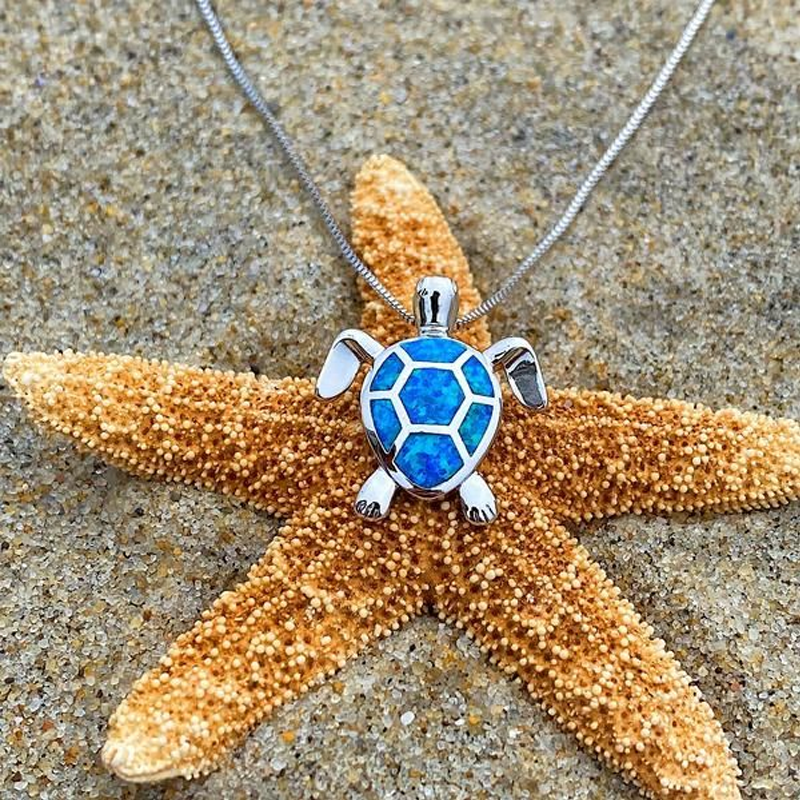 Halskette aus blauem Opal mit Meeresschildkröte