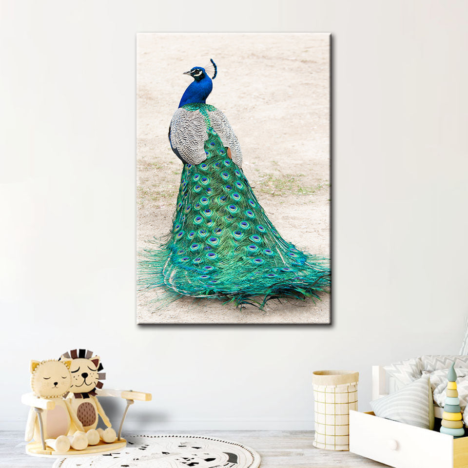 Eleganter Pfau im Rock – Leinwandbild