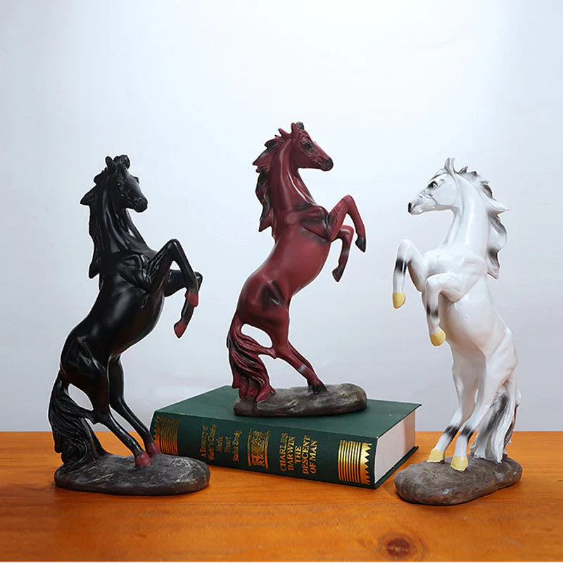 Stehendes Pferde Ornament Karnz