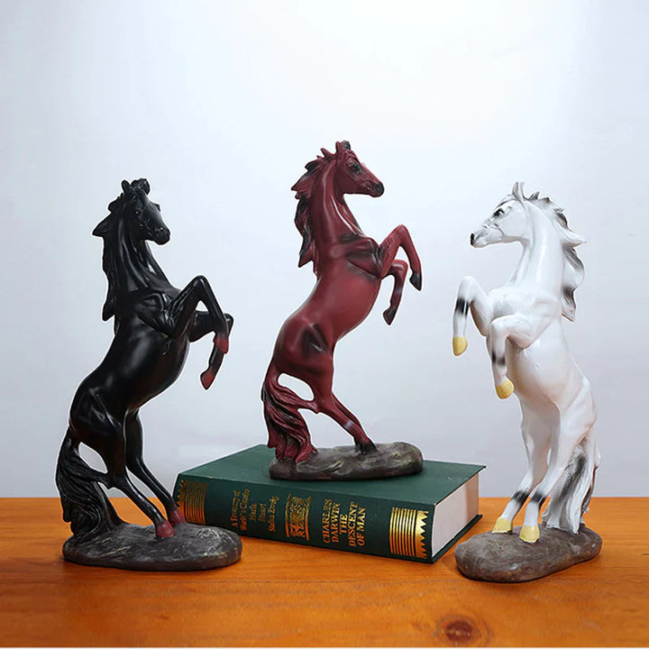 Stehendes Pferde Ornament Karnz