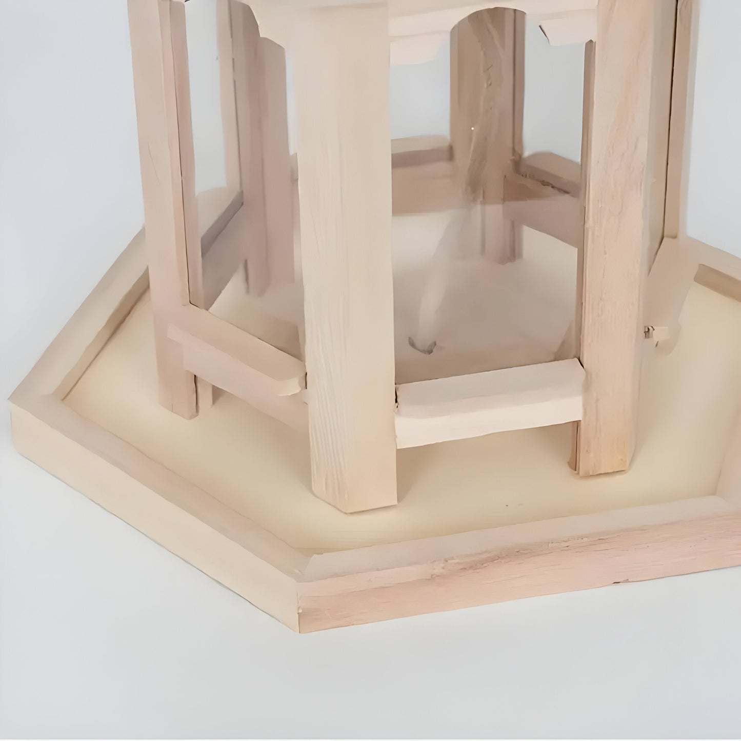 SkyPerch Nest - Hängendes Vogelhaus aus Holz von PaintaKarnze