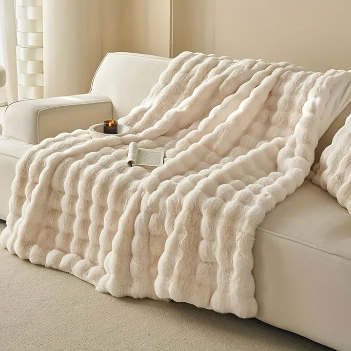 Faux Kaninchenfell Fleece Decke – Luxus Wärmende Couchdecke zum Nappen und für die Klimaanlage | Weiche und Dicke Decke | Karnz