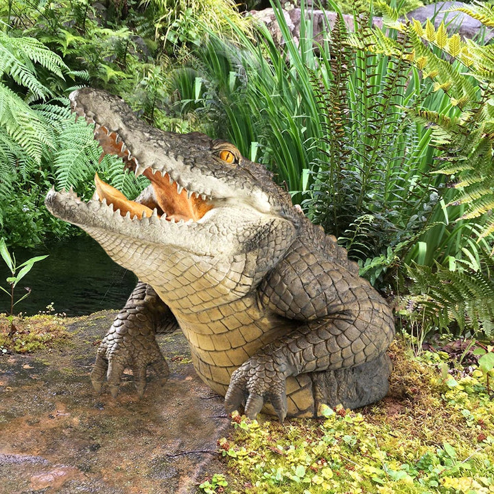 Garten-Sumpf-Alligatorstatue