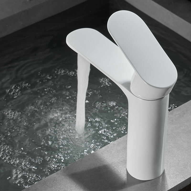 Badezimmer Waschbecken Wasserhahn Hebelgriff Messing Monochrom Badezimmer Wasserhahn