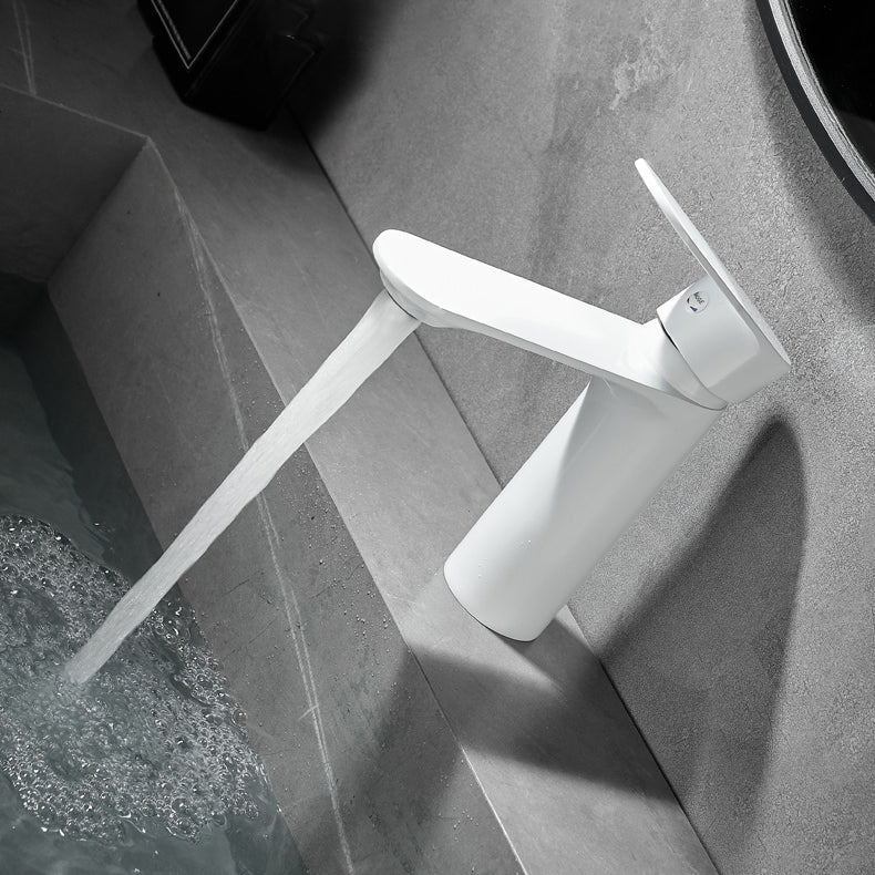 Badezimmer Waschbecken Wasserhahn Hebelgriff Messing Monochrom Badezimmer Wasserhahn