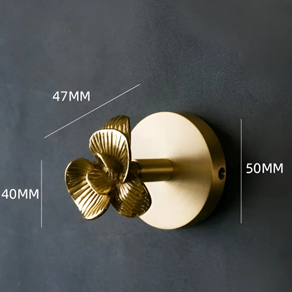 GlintAura — Verwandelt jede Wand in ein strahlendes Stil-Statement voller Charme und Eleganz | Karnz