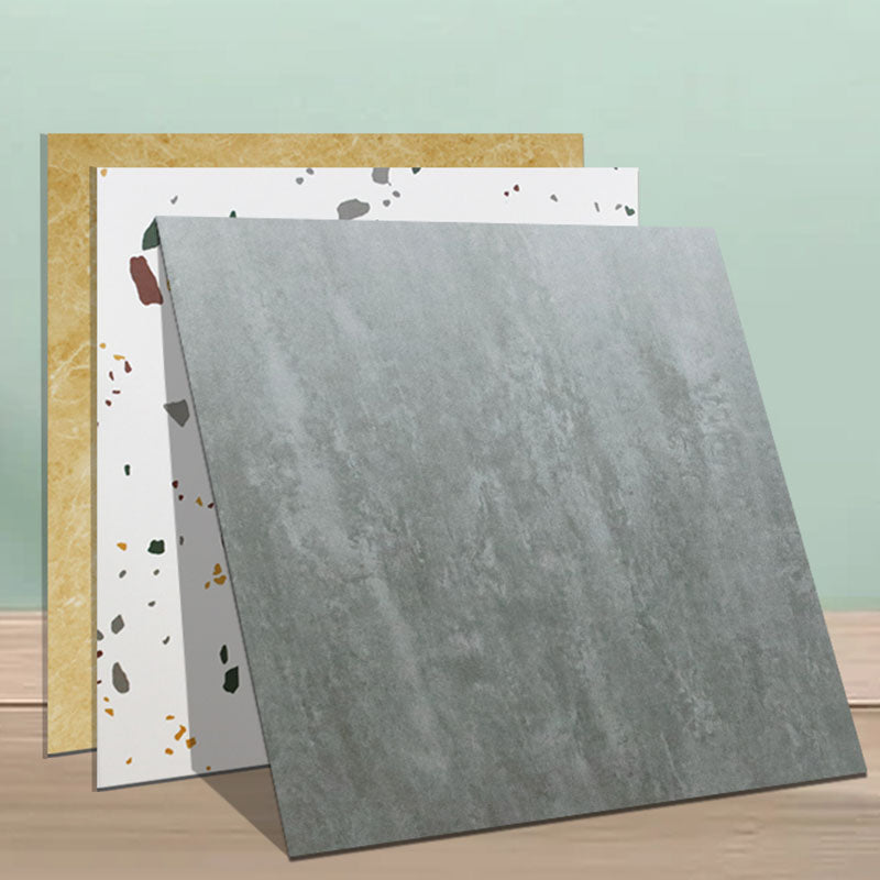 Steinlook PVC-Bodenbelag mit geringer Glanzwirkung, selbstklebendes Vinylboden