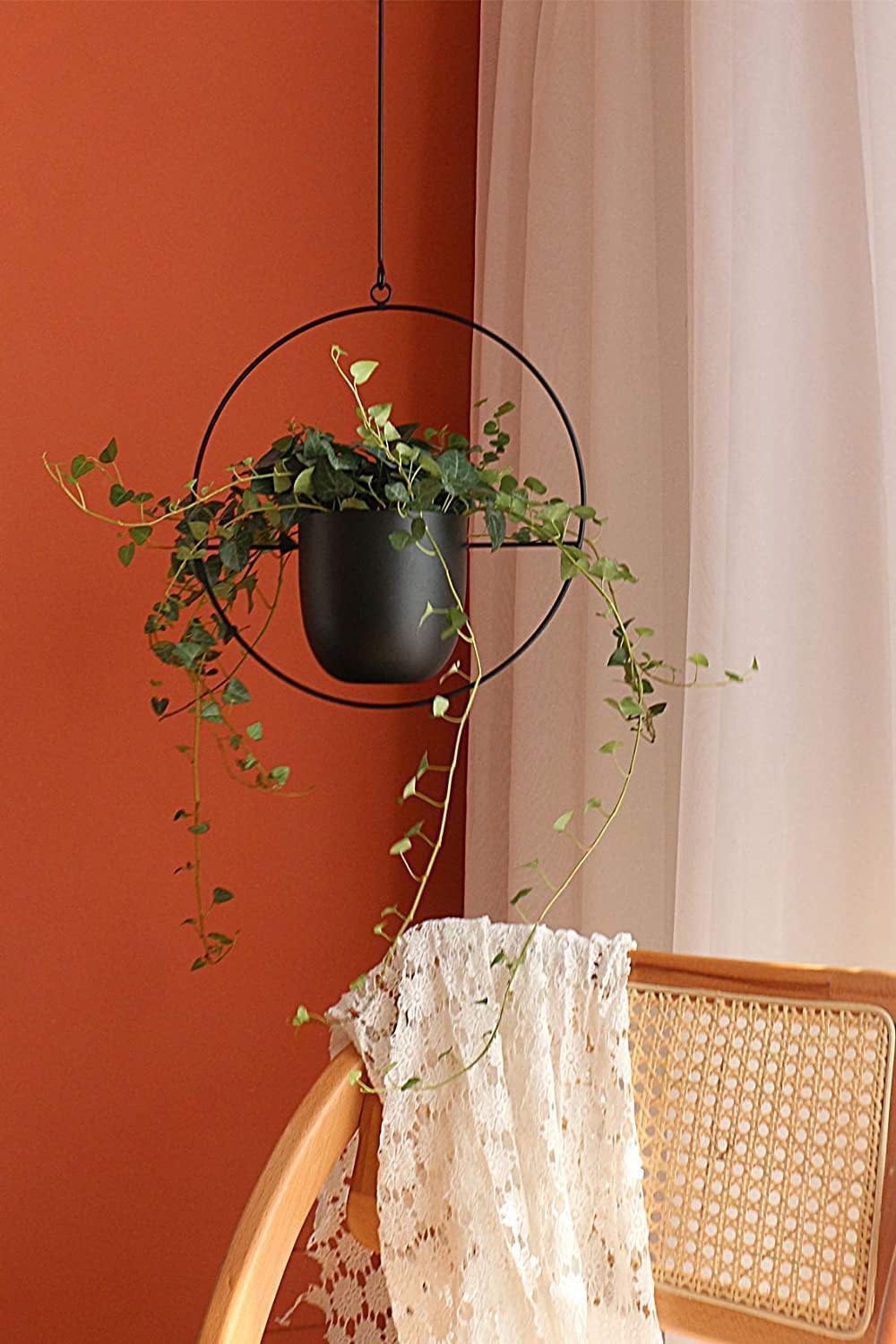 HaloRing Hängender Pflanzenhalter – Metall Hängeblumentopf für drinnen und draußen | Karnz