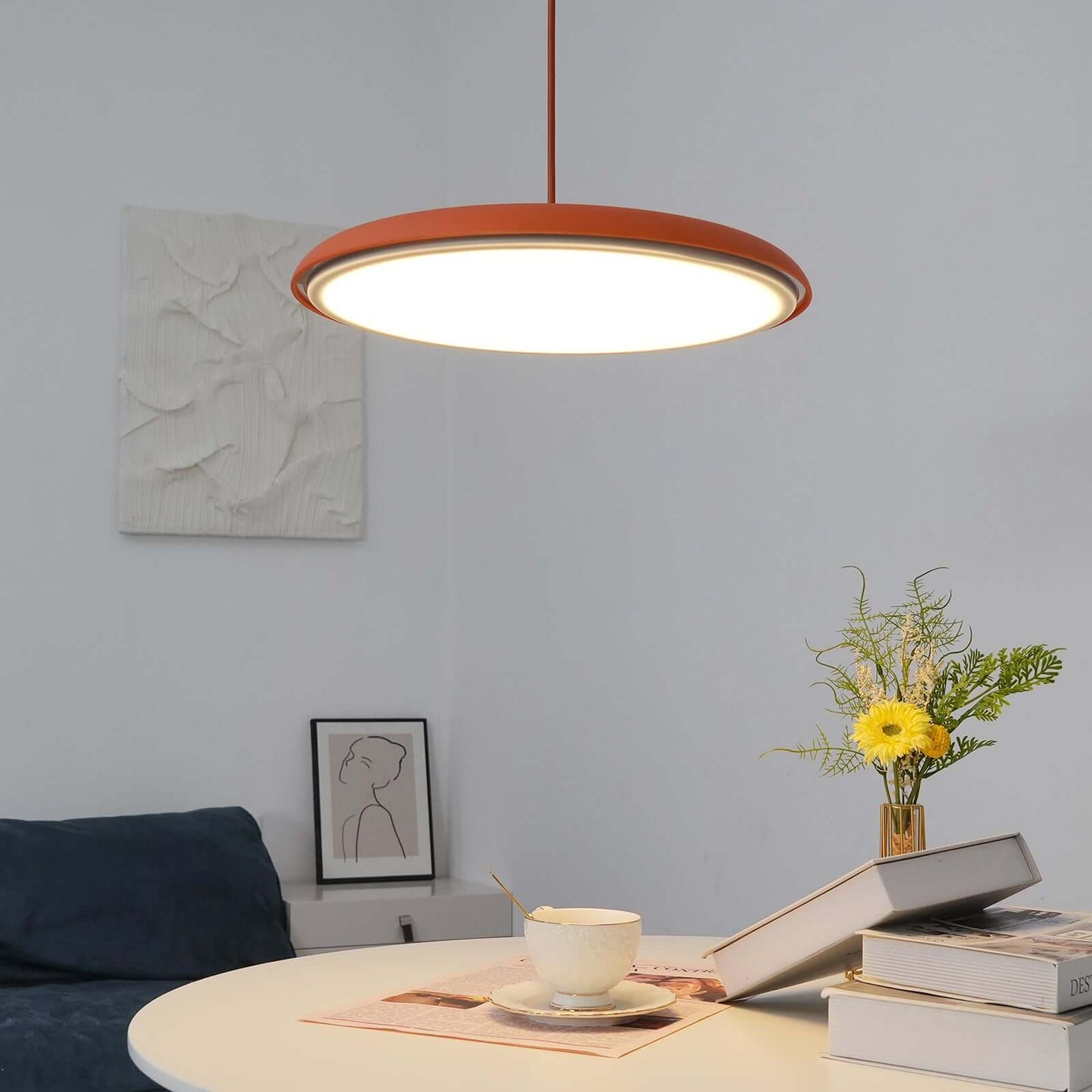 Hängelampe mit schlichter Form für moderne Interieurs