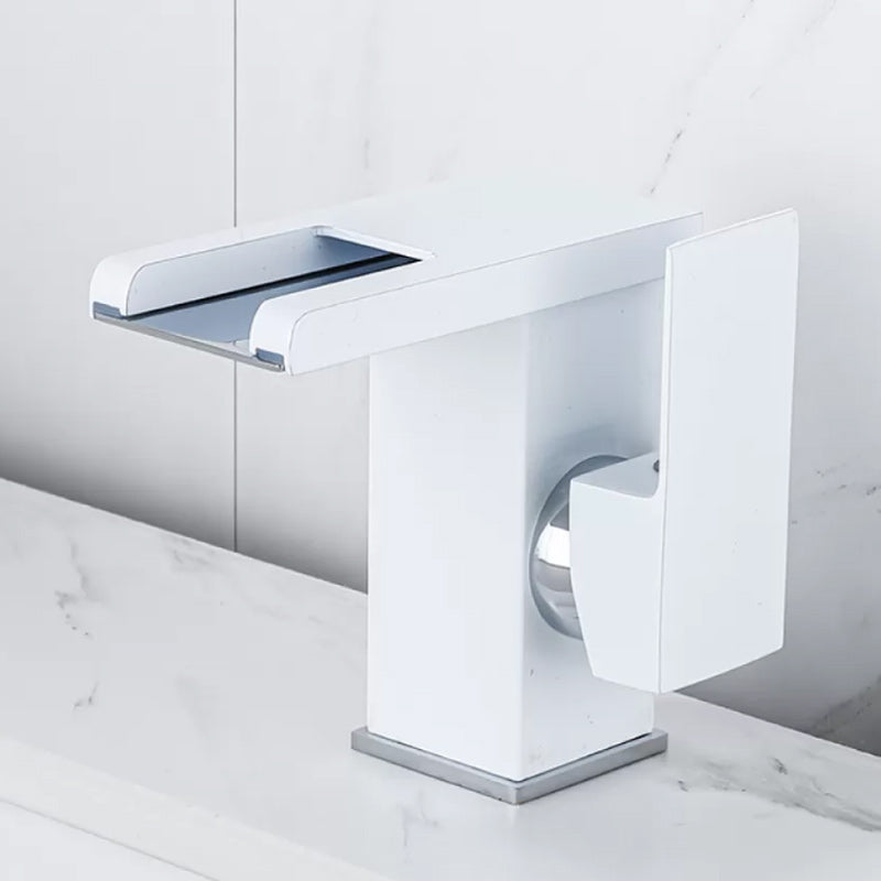 Wasserfall-Basin-Mischer-Armatur quadratischer Hebelgriff mit LED-Dreifarbbeleuchtung