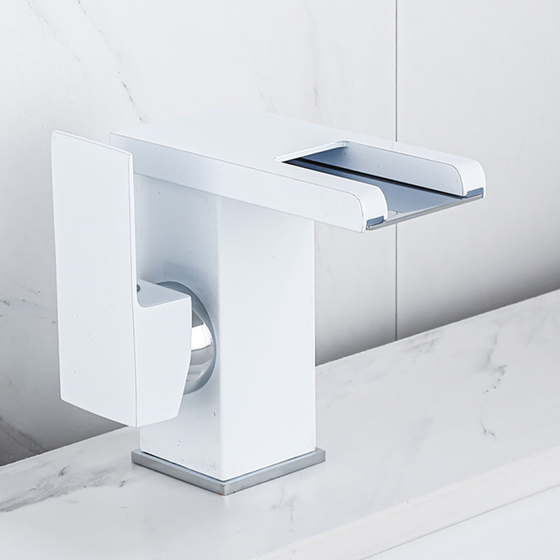 Wasserfall-Basin-Mischer-Armatur quadratischer Hebelgriff mit LED-Dreifarbbeleuchtung