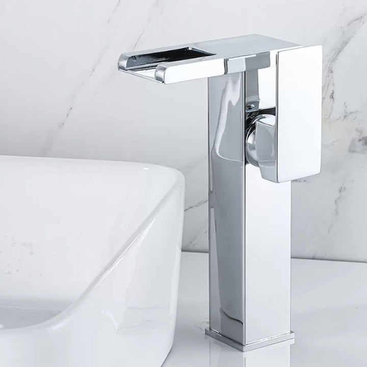 Wasserfall-Basin-Mischer-Armatur quadratischer Hebelgriff mit LED-Dreifarbbeleuchtung