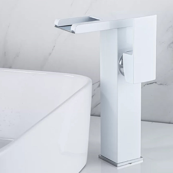 Wasserfall-Basin-Mischer-Armatur quadratischer Hebelgriff mit LED-Dreifarbbeleuchtung
