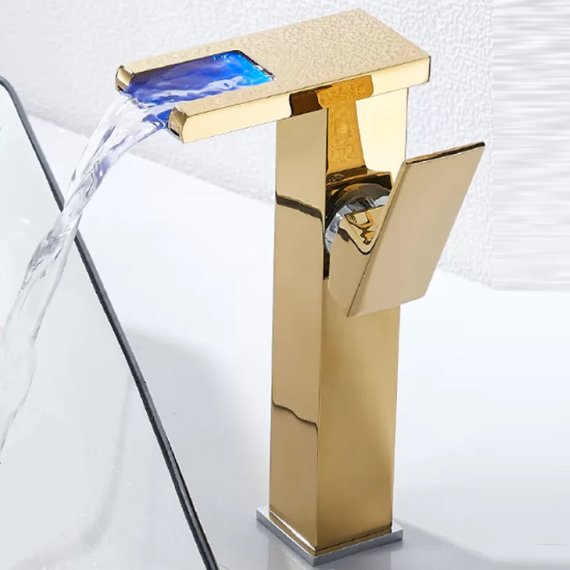 Wasserfall-Basin-Mischer-Armatur quadratischer Hebelgriff mit LED-Dreifarbbeleuchtung