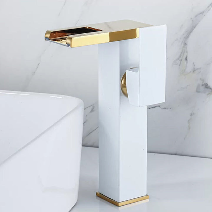 Wasserfall-Basin-Mischer-Armatur quadratischer Hebelgriff mit LED-Dreifarbbeleuchtung