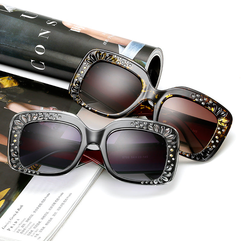 Damen oversized modische Sonnenbrille mit funkelnden Verzierungen Karnz