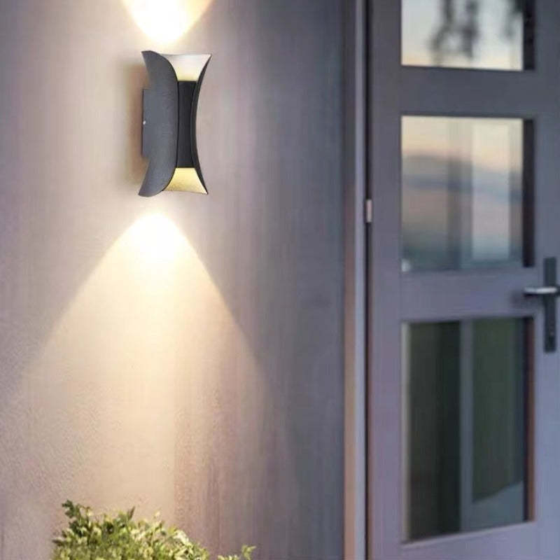 Moderne LED Außenwandleuchte - LumiEdge | Karnz
