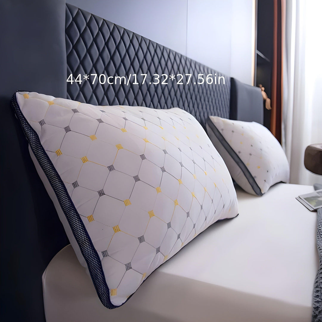 SkyDream Kissen – besticktes Nackenstützkissen