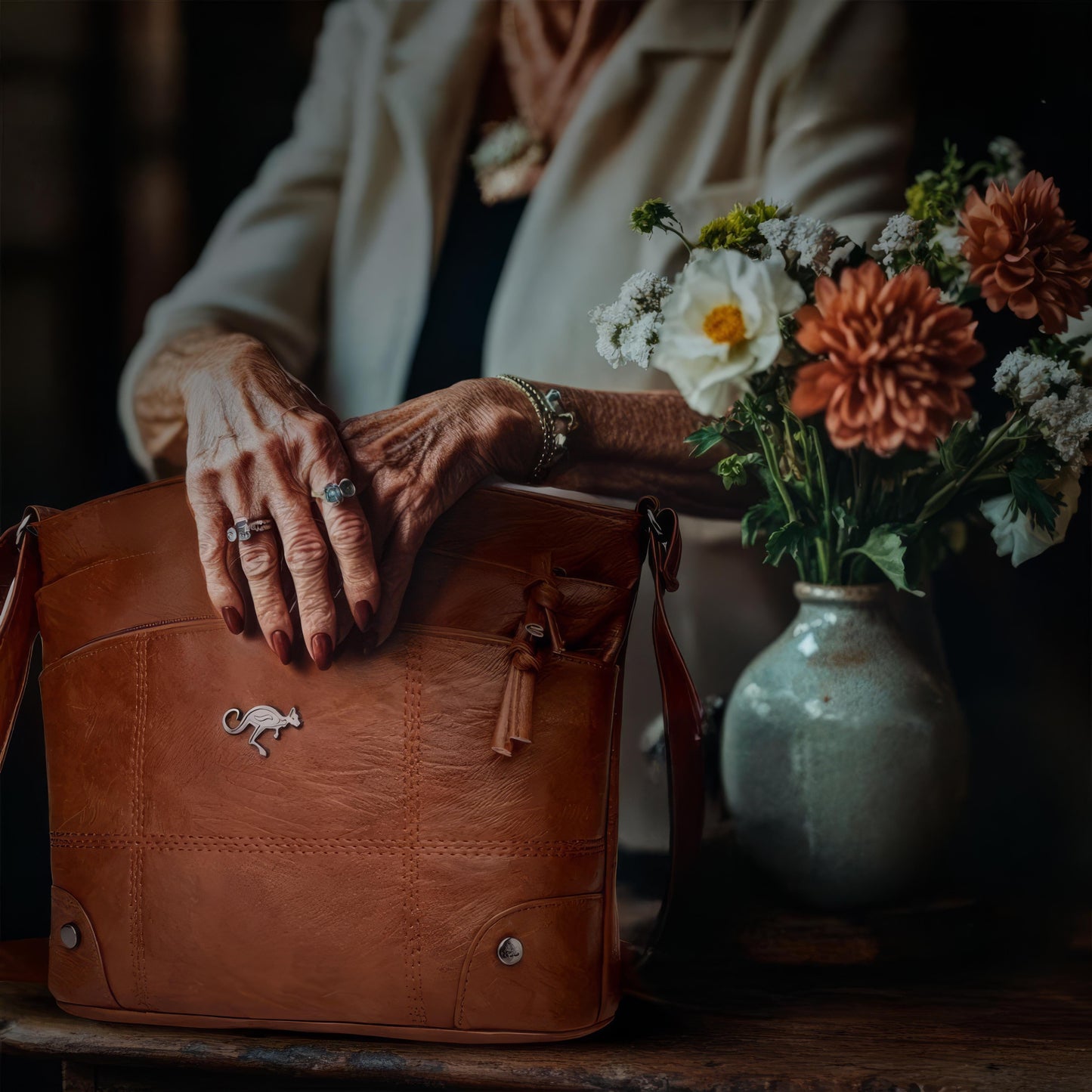 Damen Handtasche PU-Leder Kompakt und Stilvoll mit Geräumigen Taschen | Karnz