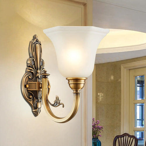 Gekrümmte Arm Flur Wandlampe Traditionelle Metall 1/2-Kopf Messing/Schwarz und Gold Wandleuchte mit Flared Frosted Glass Shade | Karnz