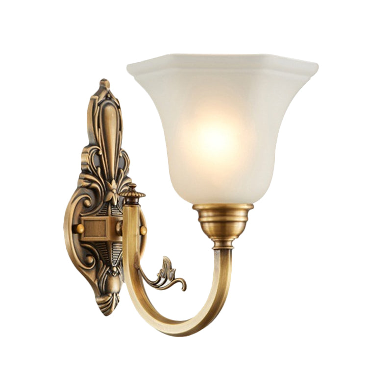 Gekrümmte Arm Flur Wandlampe Traditionelle Metall 1/2-Kopf Messing/Schwarz und Gold Wandleuchte mit Flared Frosted Glass Shade | Karnz