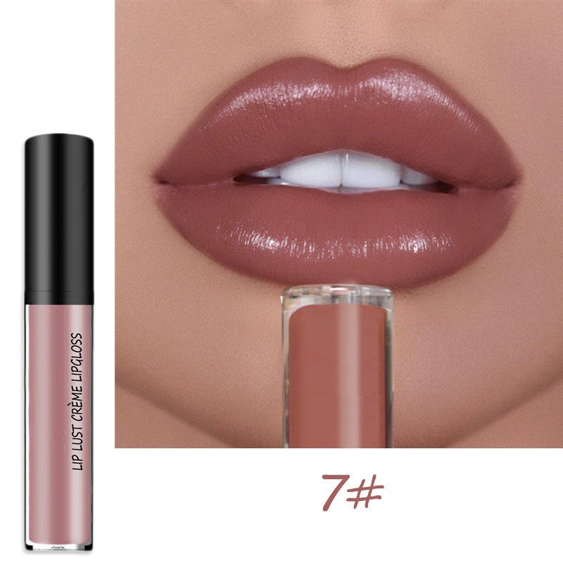 Wasserfester Lippenstift mit cremiger Textur