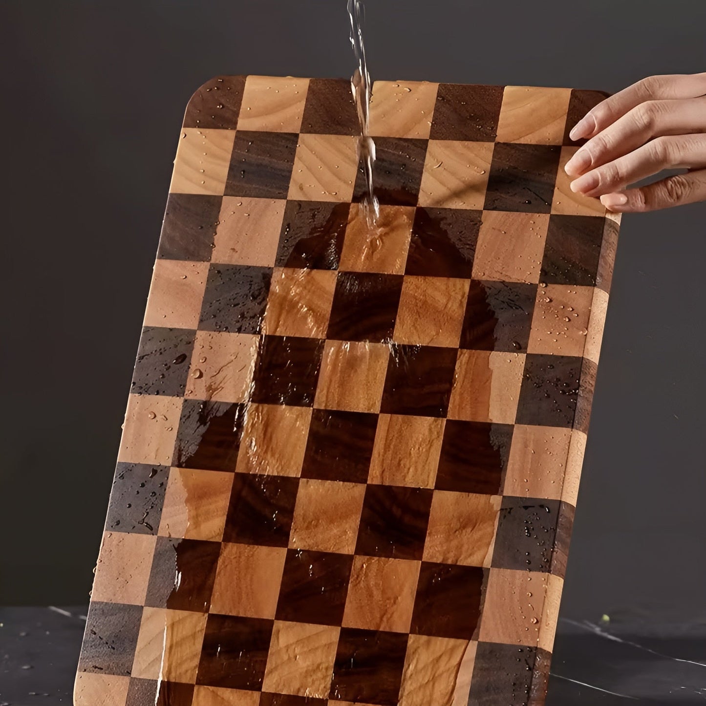 Schachbrett Schneidebrett aus Holz – Dekorativ & Stabil | Ideal zum Schneiden und Servieren | Karnz