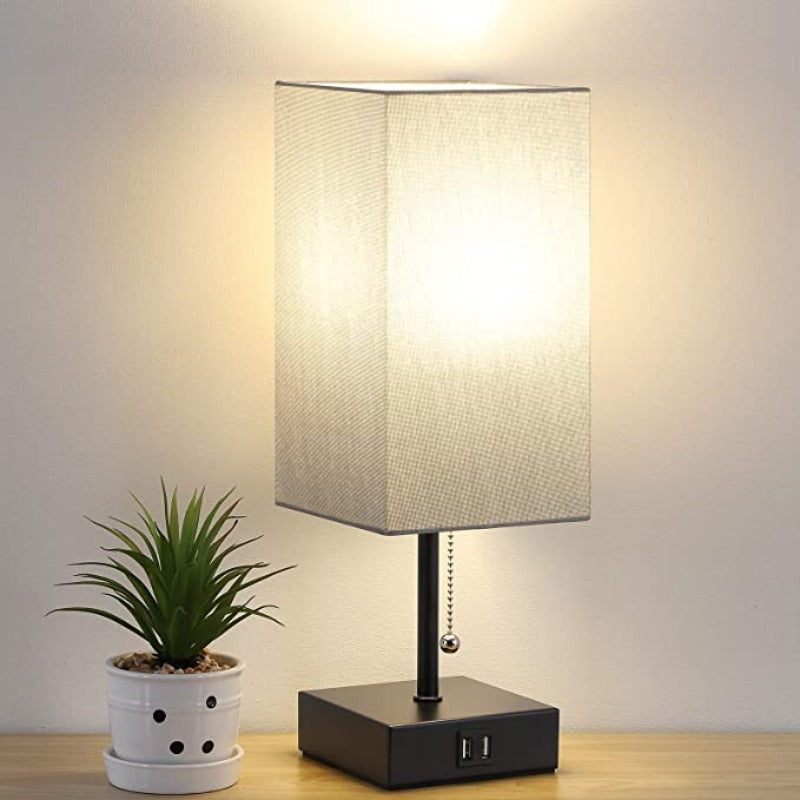 LumiCharge – Moderne Tischlampe mit USB-Ladeanschlüssen | Karnz