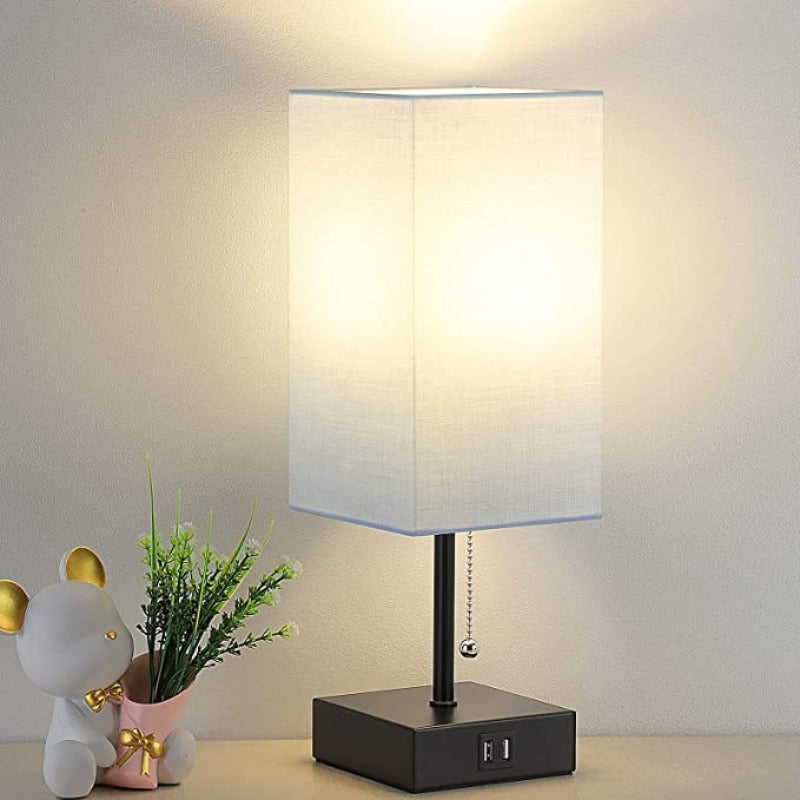 LumiCharge – Moderne Tischlampe mit USB-Ladeanschlüssen | Karnz