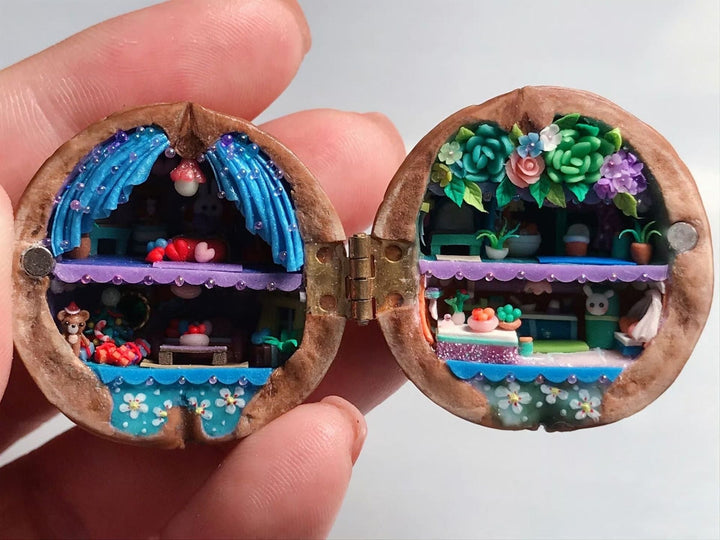 Miniatur-Walnusshaus-Ornament | Handgefertigtes Geschenk | Details aus Ton und Holz mit Beleuchtung