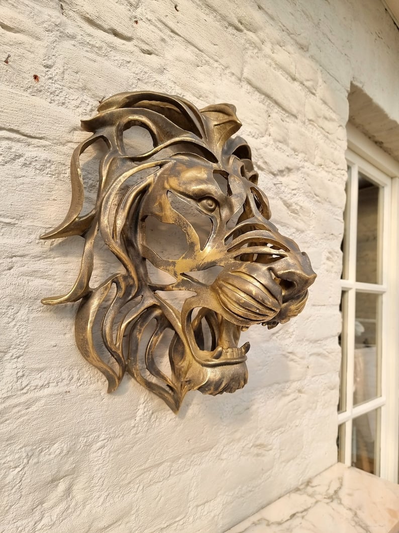 Seltenes Fundstück – Große Löwenkopf-Wandskulptur