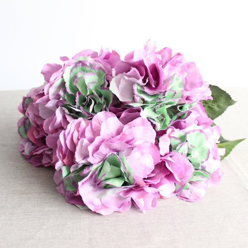 Realistischer künstlicher Blumenstrauß