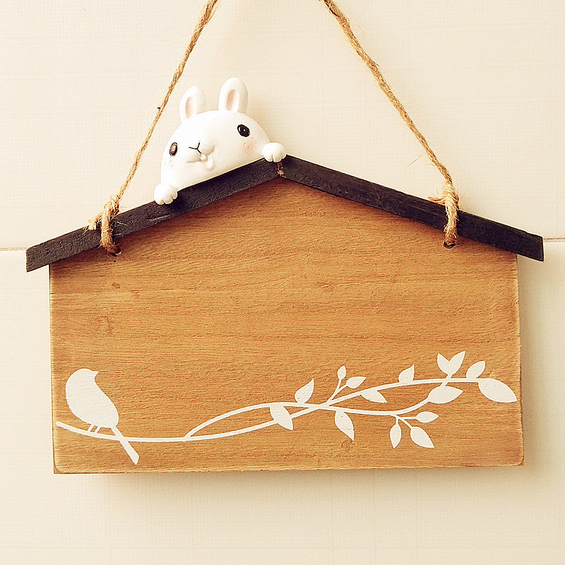 Lustiges hängendes Dekoschild mit Hasen- und Vogelmotiv