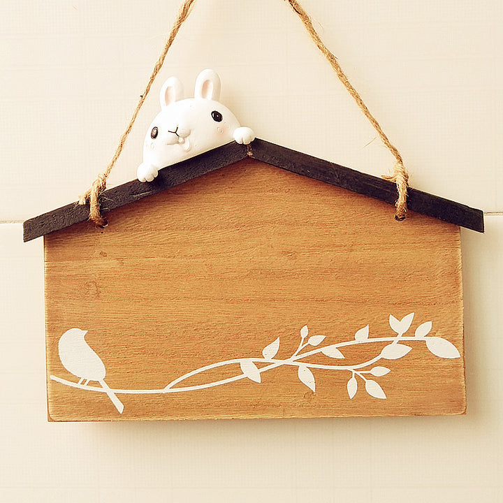 Lustiges hängendes Dekoschild mit Hasen- und Vogelmotiv