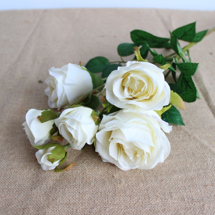 Künstlicher Rosenstrauß