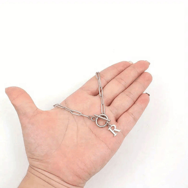 Karnz | Paperclip Buchstaben Initial Kreis Schloss Halskette