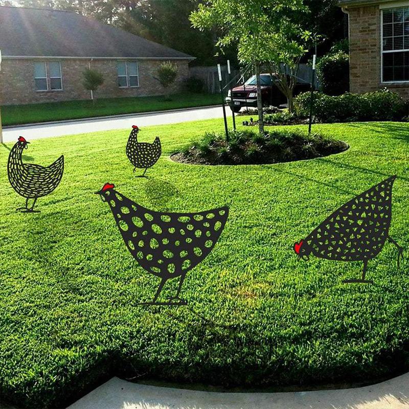 Dekoratives Huhn als Gartendekoration