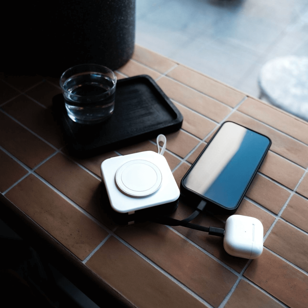 PowerGo Pro – Drahtloses Schnelllade-Powerbank | Karnz